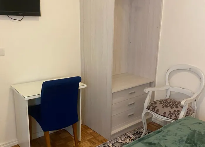 Ester 게스트하우스